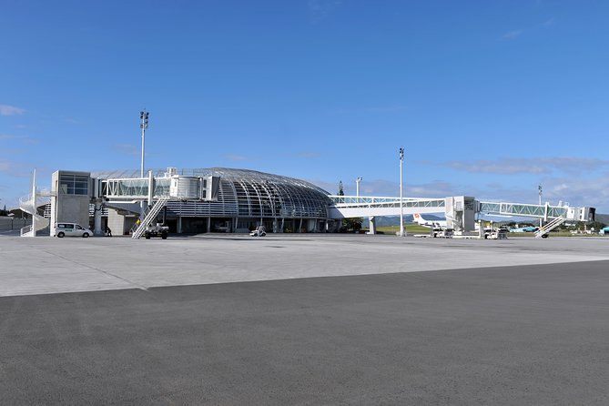 Transfer Nouméa to Tontouta Airport by Premium Sedan - The small touches that make the ride easier