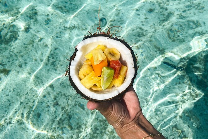 Unique in Raiatea: discover the lagoon, fish, cook, enjoy! - Captain Kenzo keeps the day personal